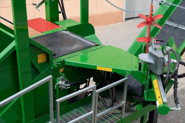 The Complex EVO is a woodworking machine COMPLEX EVO 1/2 Operators Metal Agricola