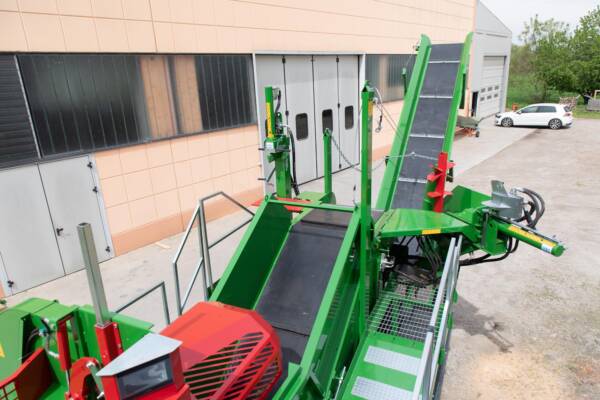 The Complex EVO is a woodworking machine COMPLEX EVO 1/2 Operators Metal Agricola